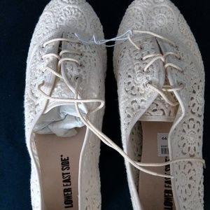 Lower East Side Lace Tie Up